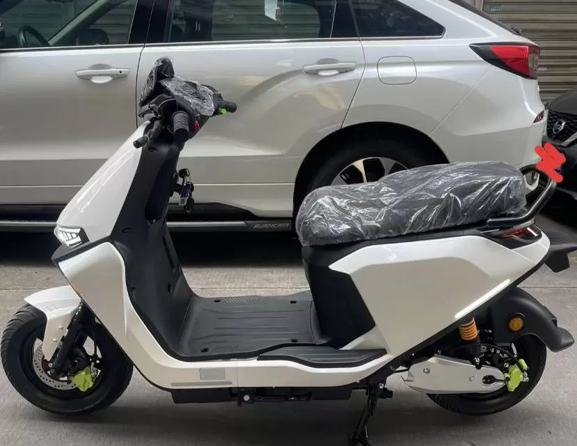 手续齐全，可正常上白牌，车况精品，代步通勤神器。 车辆配置： - 1800W电机…图片2