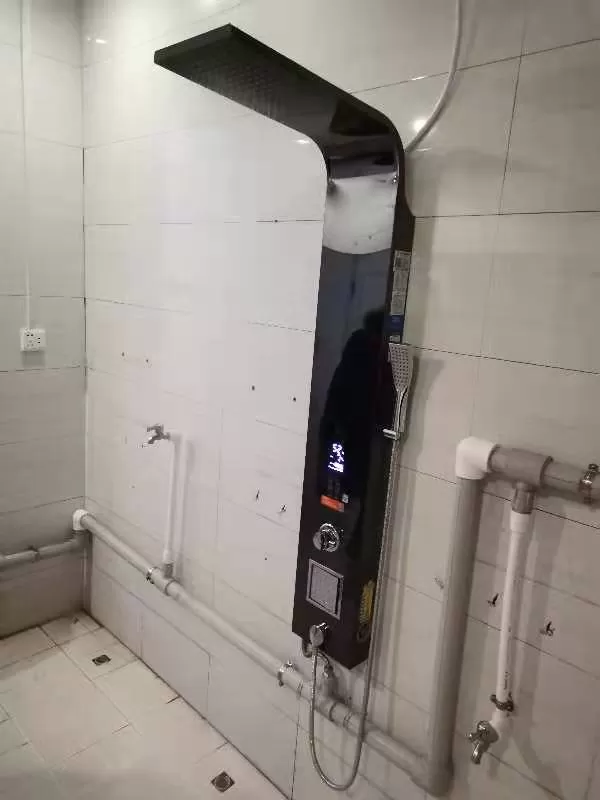 自用拆机 智能恒温即热集成淋浴屏 电热水器花洒一体 黑色钢化玻璃面板，数显恒温，…