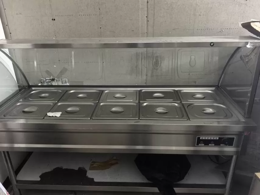 出一款保温饭台，品牌为不锈钢制造，颜色为银色，采用长方形设计，尺寸适中，适合商用…