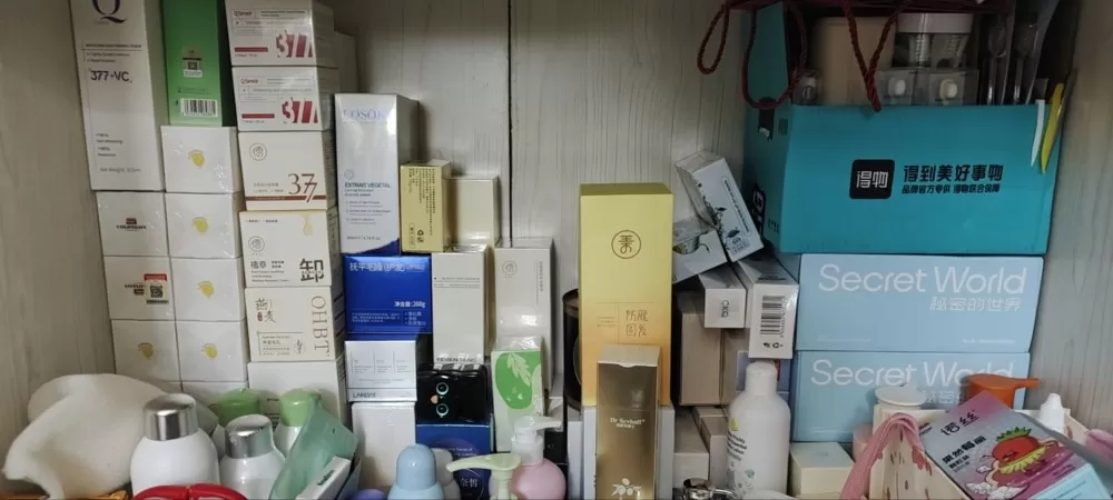 闲置了，不开店了，全部便宜出手了，有适合喜欢的姐妹，日常用很实用，全品类包邮，喜…