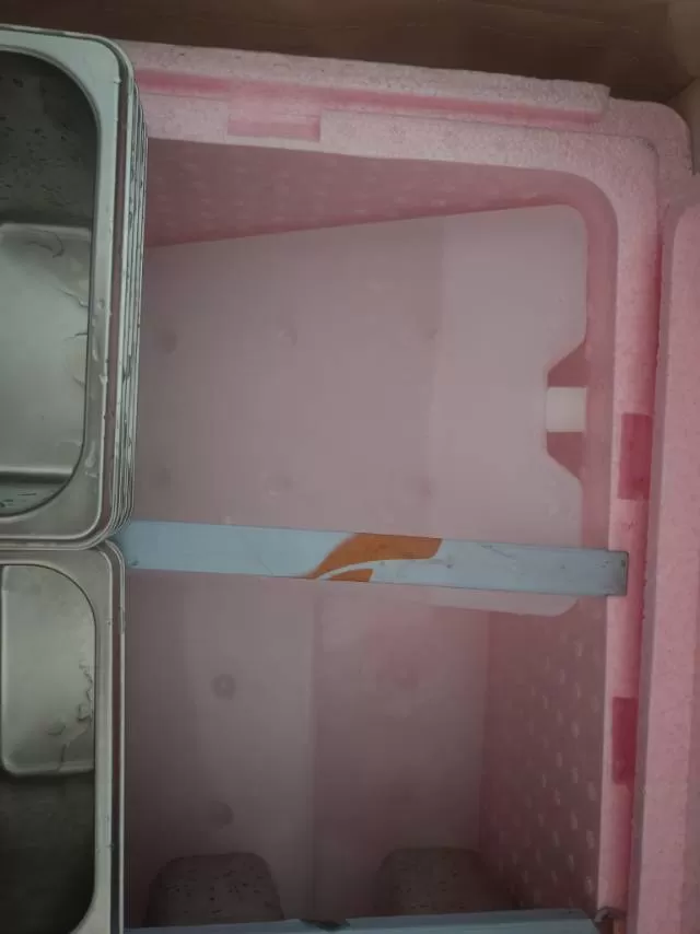 标题：内江 商用9格保温箱+不锈钢保温桶+保鲜盒 摆摊冰粉/水果捞全套出 正文：…
