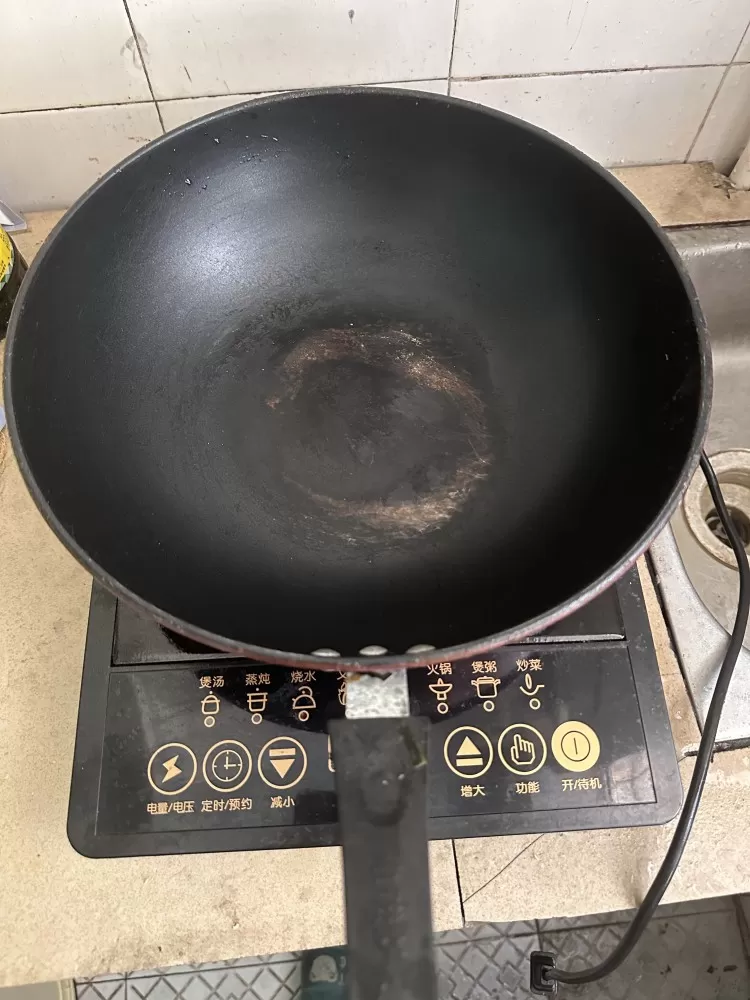 自用闲置电磁炉+电饭煲一套，正常使用无任何故障，烧水、炒菜、煮饭都很快，功能全部…