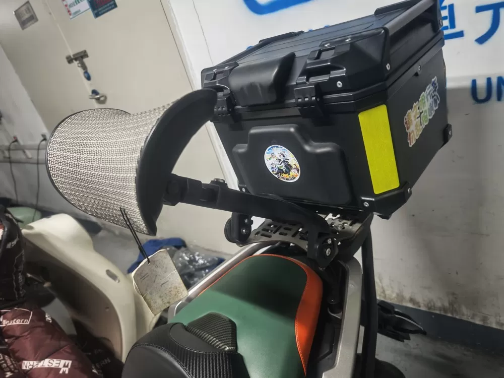 听风时光靠背，可调节角度、可伸缩、可折叠，摩托车、电动车都可以装。成色很新，半价…图片3