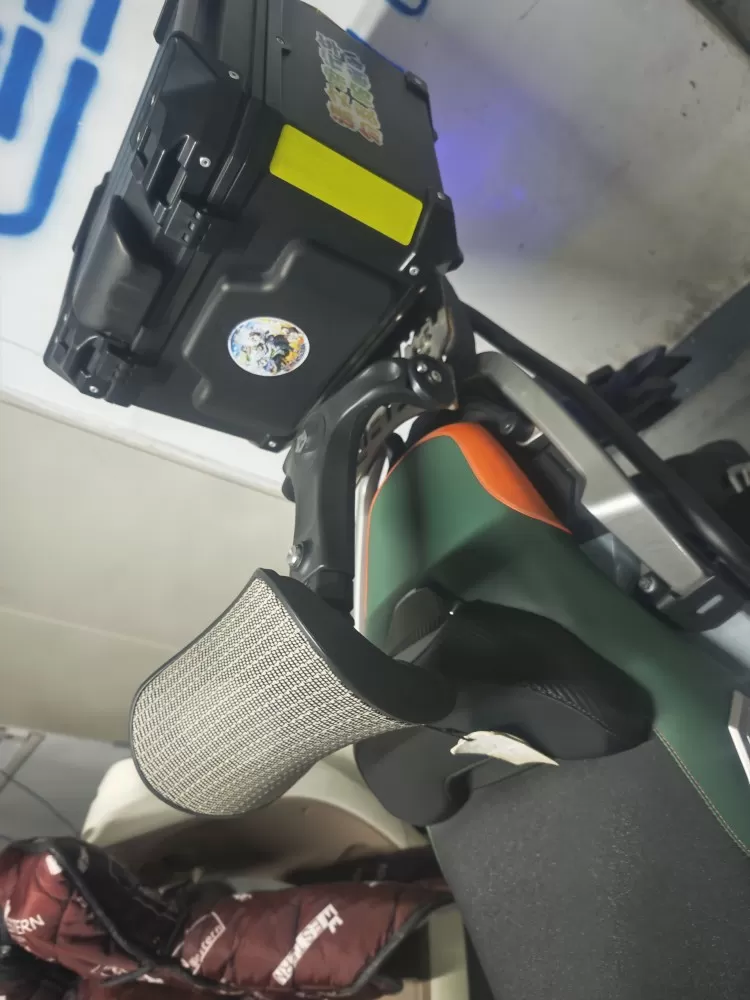 听风时光靠背，可调节角度、可伸缩、可折叠，摩托车、电动车都可以装。成色很新，半价…图片2