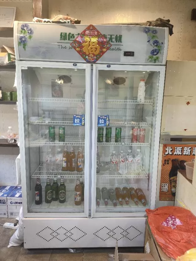 风冷展示柜一台，功能正常