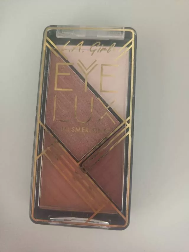 lagirl眼影盘469色号百分百正品保质期到2028年距离近包运费，距离远需自…