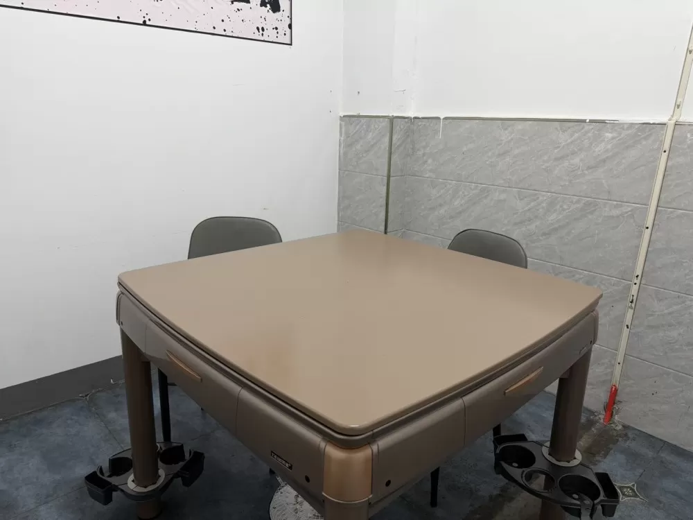 全新麻将桌打过两次的有需要的联系我
