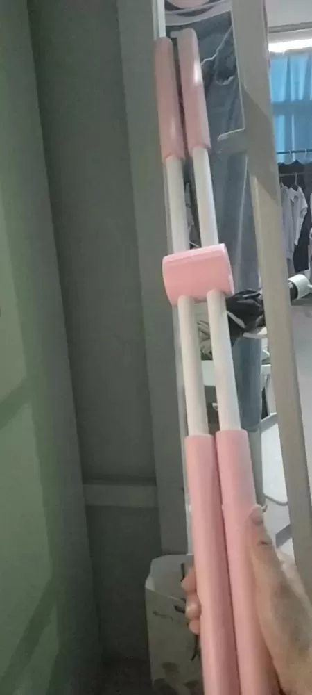 是练背的器械有利于驼背效果，也是带手动移动的，质量很好，都是新的没怎么用过