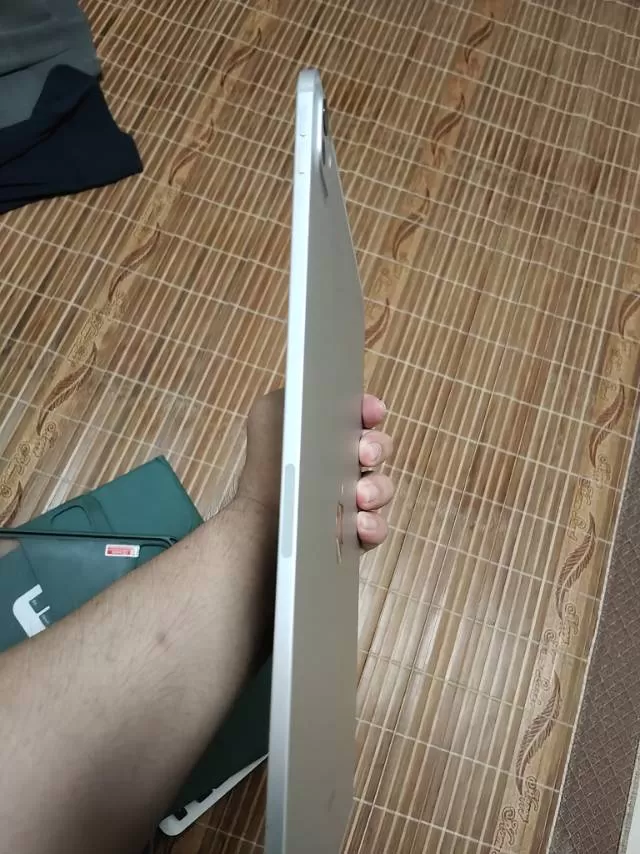 自用 ipad pro m4 13寸，256内存，wifi版，美版，无拆修，电池…图片5