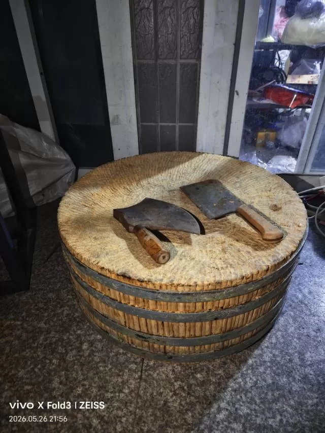 超大超厚砧板送两把斩骨刀