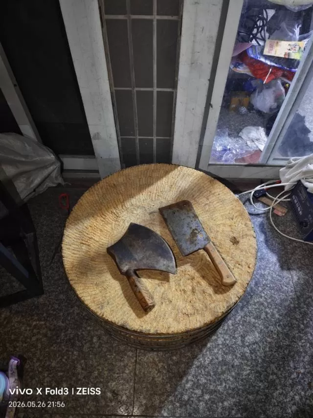 超大超厚砧板送两把斩骨刀图片2