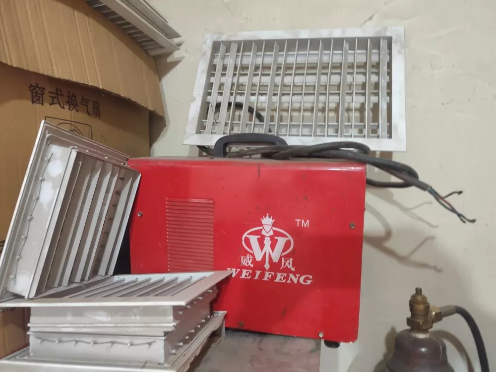 出两台400型电焊机！来自知名品牌TM！380V设计轻便且耐用图片5