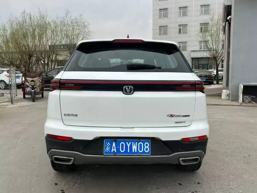长安CS55 PLUS 2020款 1.5T 自动炫色型 国VI，国产车高端大气…图片5