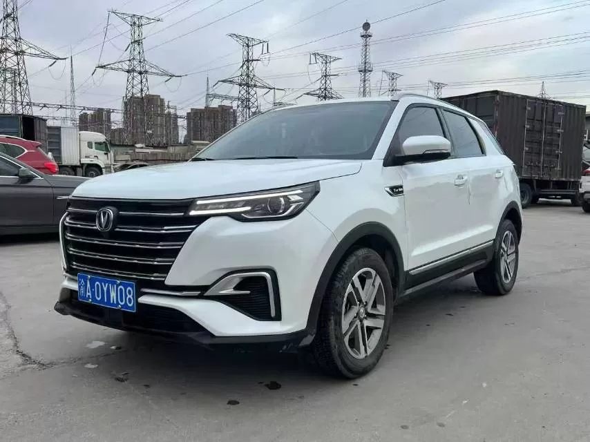 长安CS55 PLUS 2020款 1.5T 自动炫色型 国VI，国产车高端大气…图片3