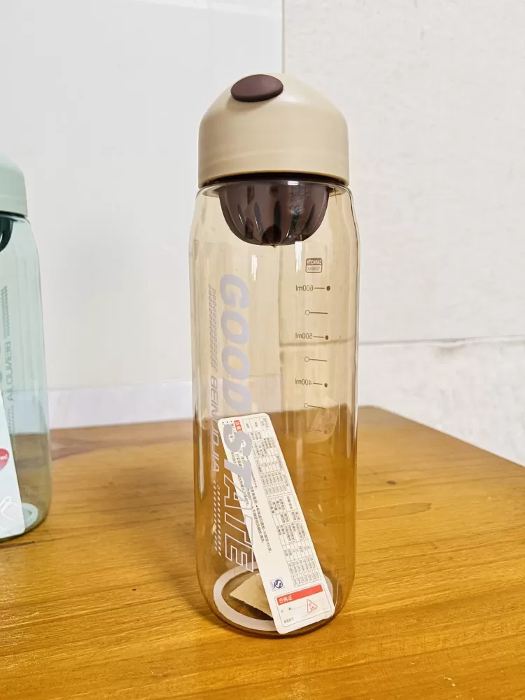 水杯，有三个颜色颜色：淡粉，淡棕色，淡绿色水量：600ml瓶盖有防水圈，防过滤，…图片4