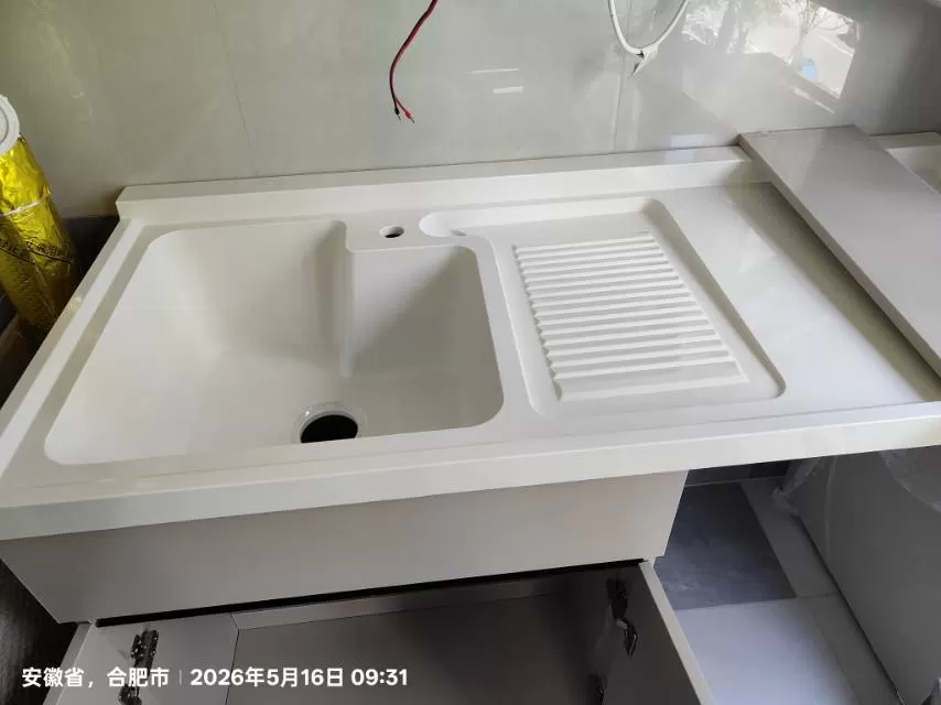 白色石英石洗衣盆，台面一体成型，带搓衣板，尺寸140×63cm，超大台面，宽敞上…
