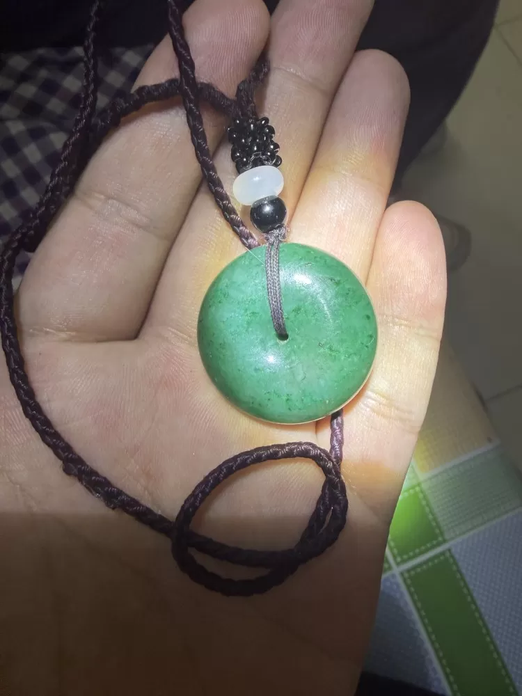 独山玉平安扣吊坠，天然蓝绿色调，玉质细腻油润，带自然石纹（属正常现象，非瑕疵），…图片3