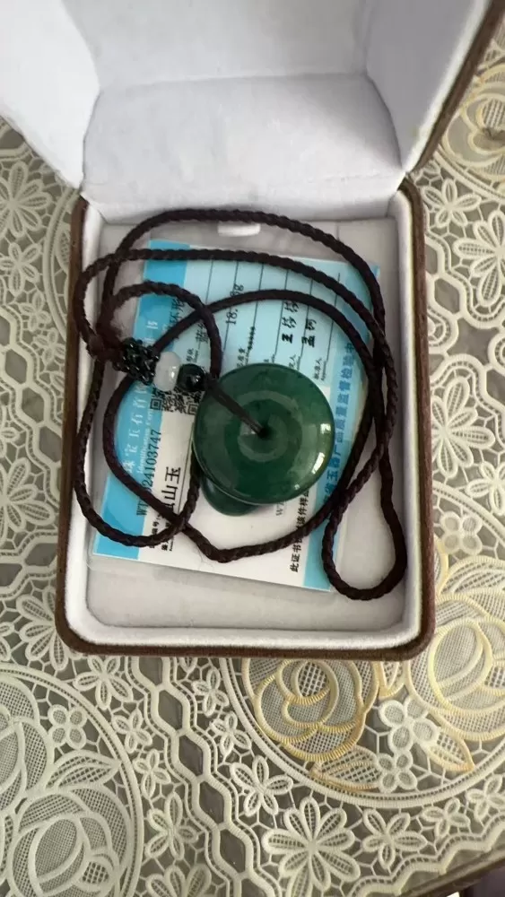 独山玉平安扣吊坠，天然蓝绿色调，玉质细腻油润，带自然石纹（属正常现象，非瑕疵），…图片4