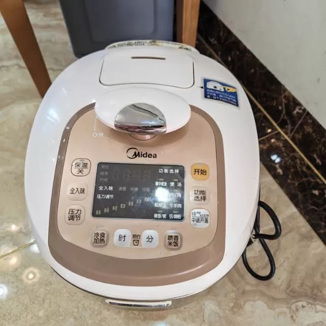 美的电压力锅，5L大容量，MY-13PSS505A型号，功能齐全，煮饭煲汤炖肉都…图片4