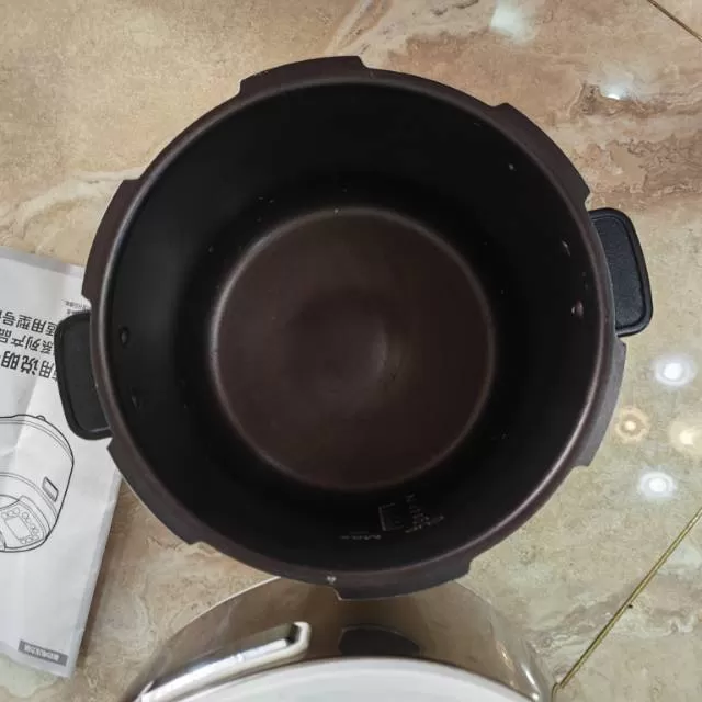 美的电压力锅，5L大容量，MY-13PSS505A型号，功能齐全，煮饭煲汤炖肉都…图片3