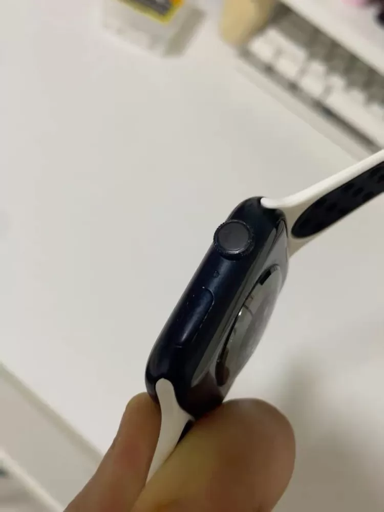 Apple Watch s7 45mm，电池健康80%，功能正常，表带干净，屏幕…
