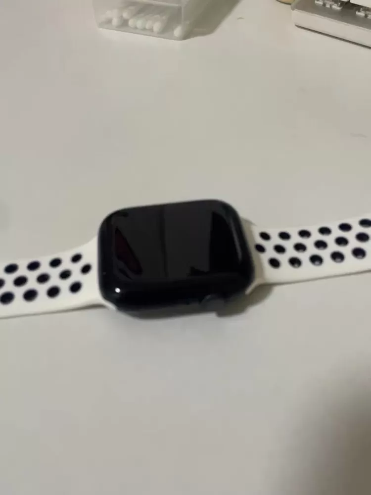 Apple Watch s7 45mm，电池健康80%，功能正常，表带干净，屏幕…图片3