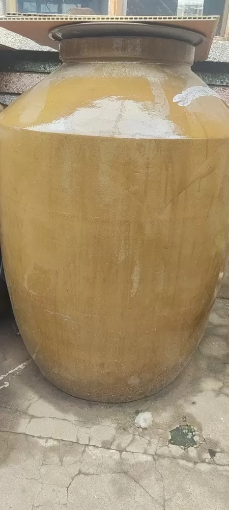 出售一套酿白酒设备和13个1000斤的酒缸，给钱就卖，有要电话联系图片2