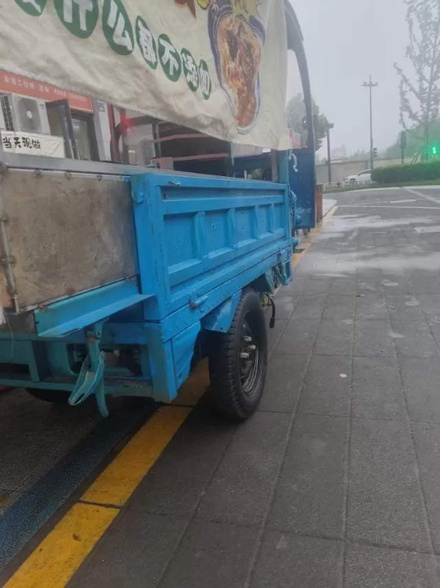 有想法就快，本人有事要回老家，60v新电瓶，三条新轮胎，买到就可以出摊了图片2