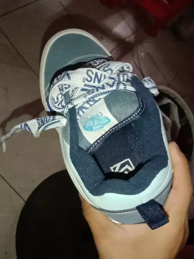 刚买没多久，不想要了  有原鞋盒图片5