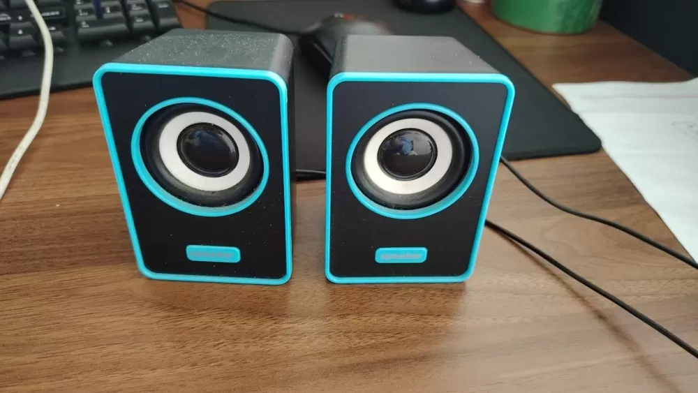 桌面小音箱一对，标签完好，买来一直放置在抽屉里面，我已经测试过，各项功能完好，即…