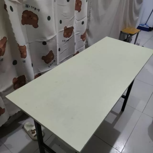 折叠桌，米白色桌面+黑色铁艺支架，结实耐用，桌面宽75cm，长120cm，高80…图片3