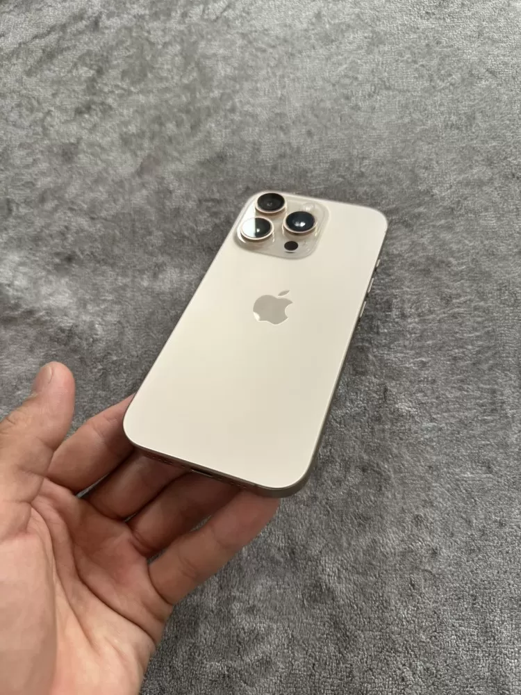 出iPhone 16 Pro128g 国行成色几乎全新 外观很新没啥痕迹全原装无…图片3