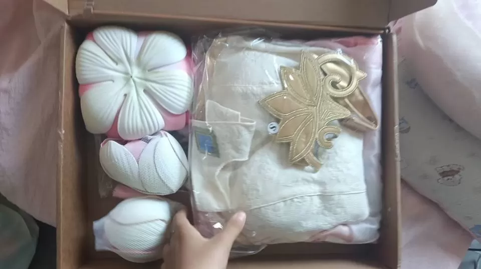 出cos服，王者荣耀貂蝉。非名家款。 S码。90~95斤可穿。原价71有微微瑕疵…