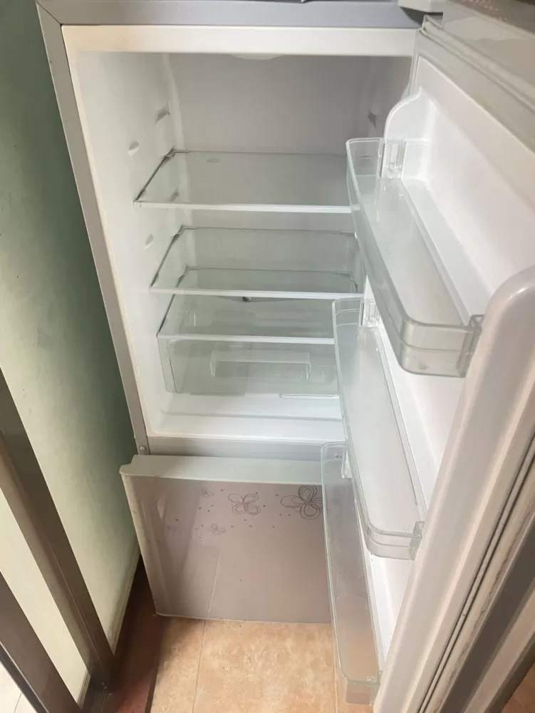 出一台康佳双门冰箱，型号BCD-155TA，一级能效，省电静音，冷藏室110升，…图片3