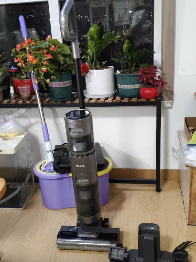 用过三次的洗地机，搬家闲置了，全部配件都原装无损坏，价格还可以商量，下面是买的时…
