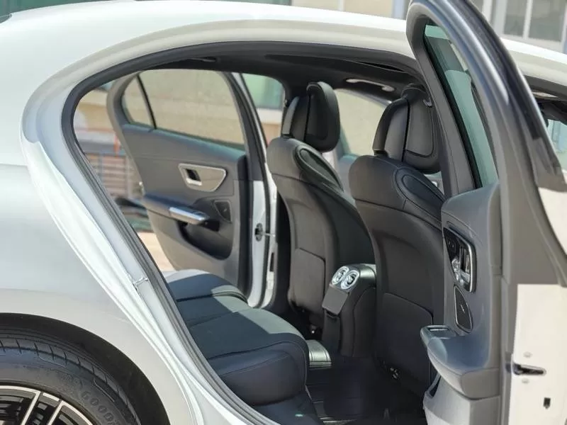 奔驰C260L 2023年差几天上牌，纯一手 ， 实际公里2.9万公里，48V轻…图片6