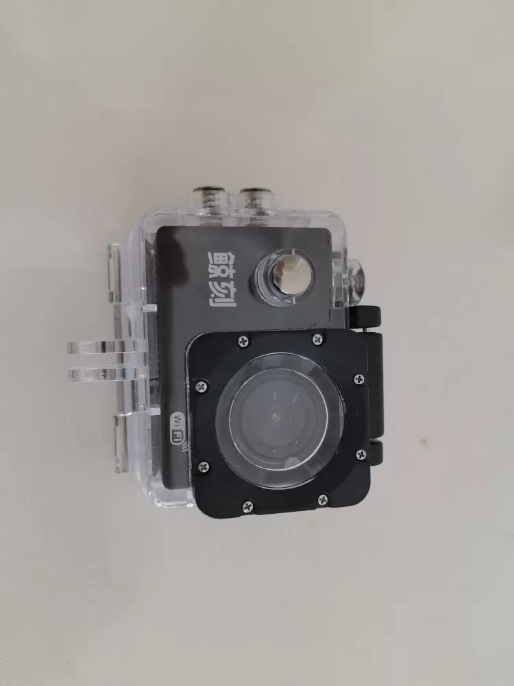 最高有4K画质 可以连拍  99新   在保护壳和支架  可以潜水时也能使用（安…图片3