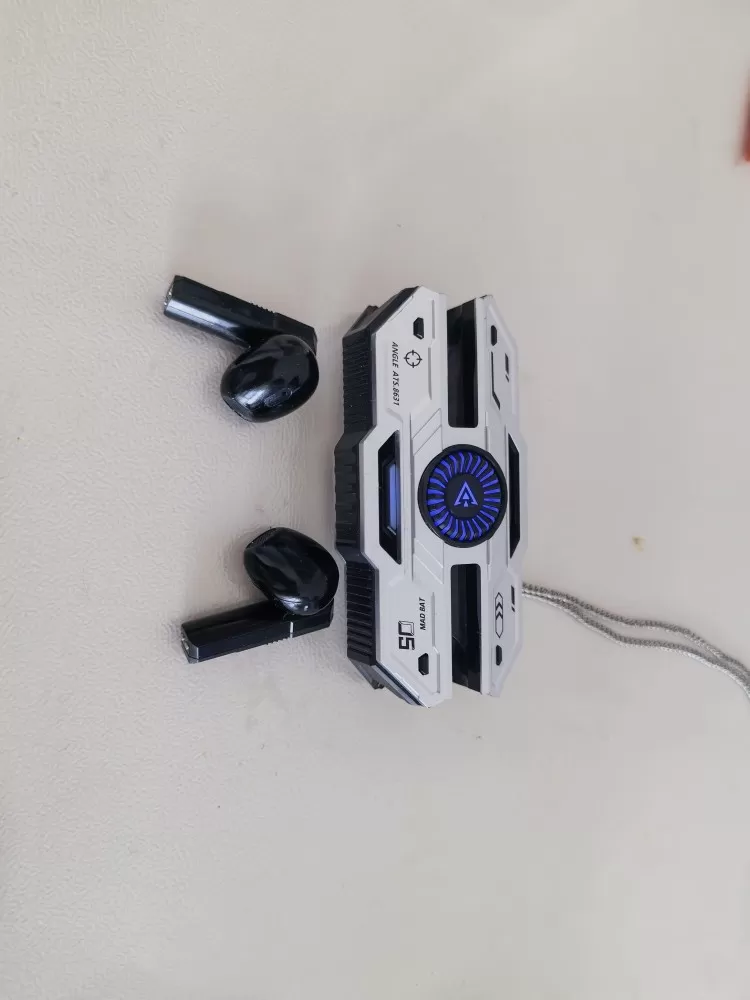 手表不是正品，但是功能几乎都有 可以拿来玩玩  运动手表的功能几乎都有  送一个…图片2