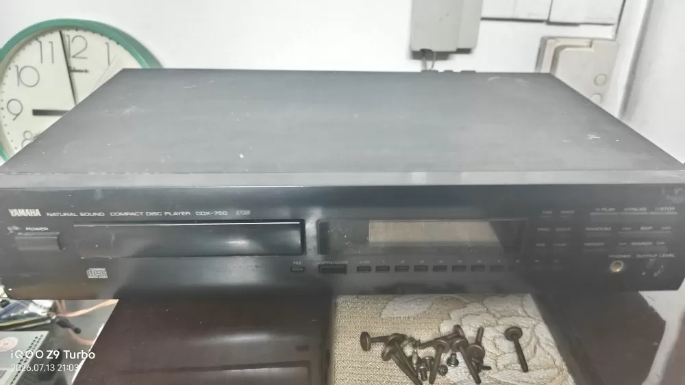 雅马哈CDX750正常开机，无法读碟