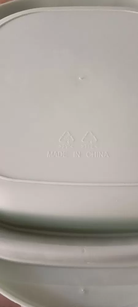 全新未使用的折叠盆，有几处小划痕，材质如图二图片2