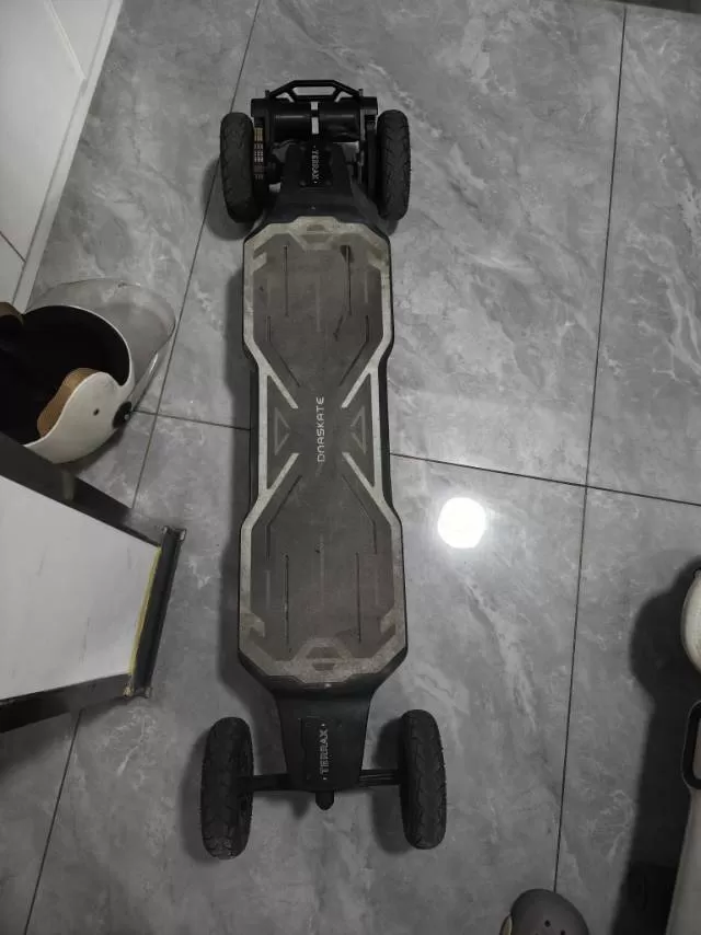 Terrax电动滑板，时速50+，二档匀速续航能至40公里，有使用痕迹，所以功能…