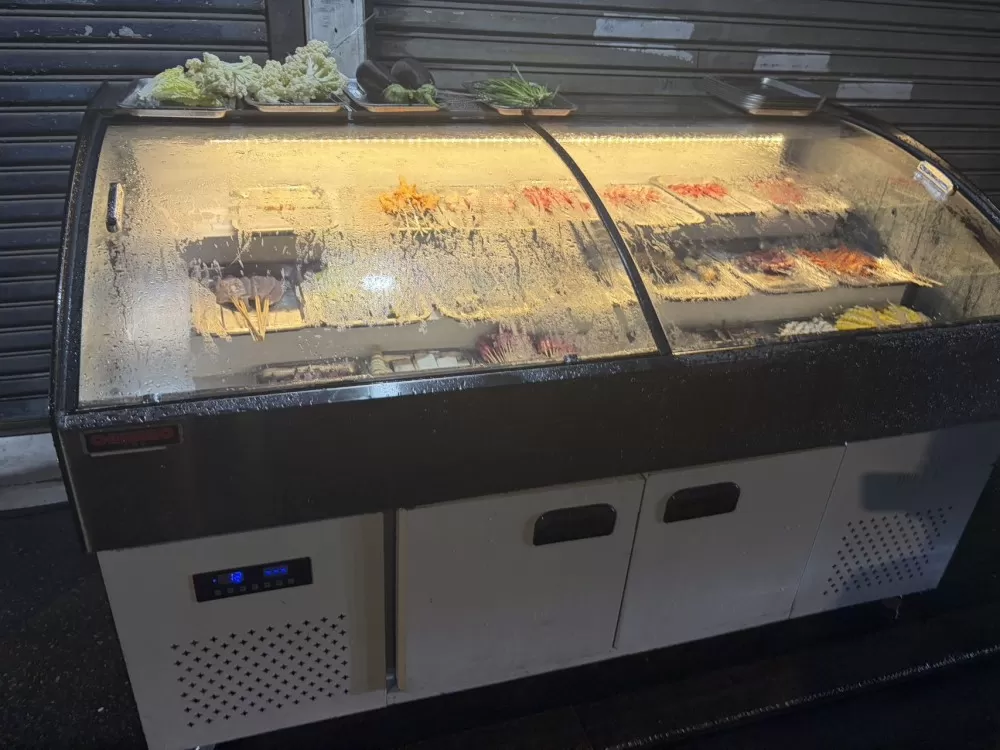 三阶梯1.8米展示柜