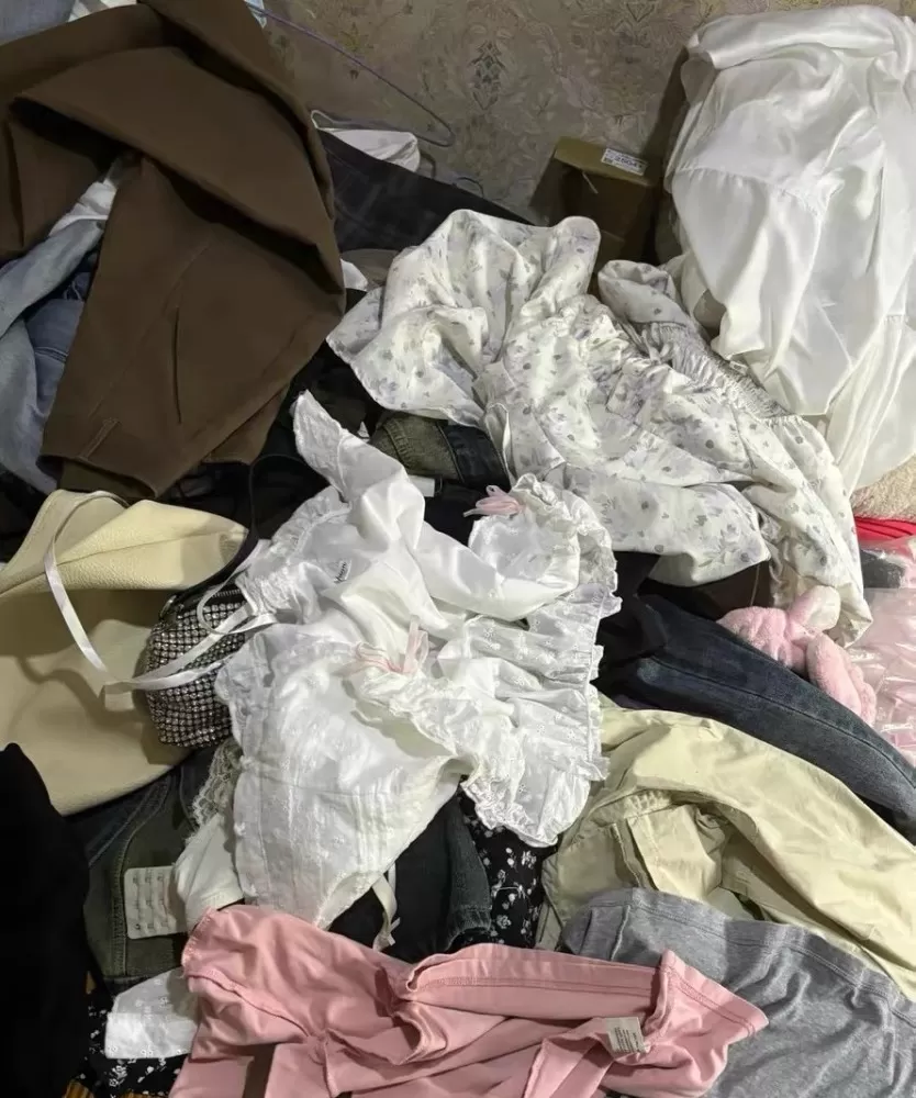 学姐宿舍物品，衣服实在太多了，都是夏季轻薄款！清一批，每份随机发2斤左右，具体看…图片2