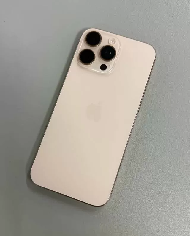 95新的iPhone 16 promax，账号已退，如果喜欢的话，可以联系我图片2