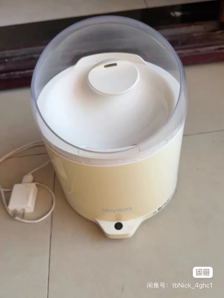 CATlink猫咪饮水机，无线款，带底座，成色还可以，有点使用痕迹，功能正常，支…