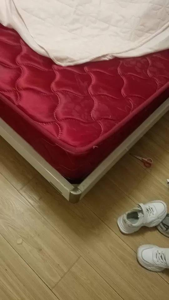 房子卖了两个床转出