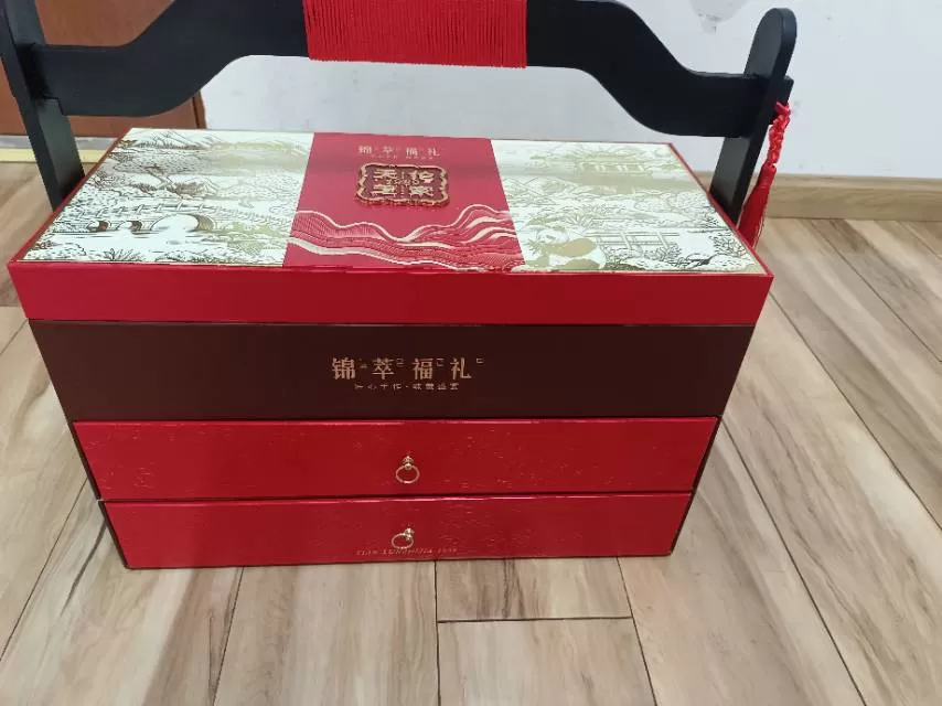 月饼礼盒，全新，低价出售