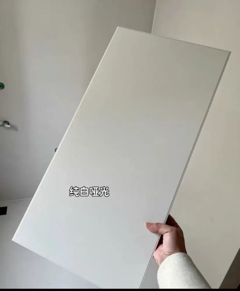 全新铝扣板吊顶，300×600哑光白，表面光滑，质量杠杠的，环保材料，安全放心～…图片5
