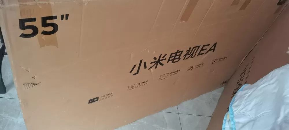 55寸小米电视EA有3台，两台好的，有一台屏幕一个角碎了，3台打包900