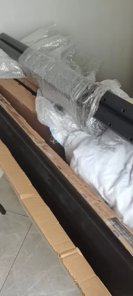 55寸小米电视EA有3台，两台好的，有一台屏幕一个角碎了，3台打包900图片2